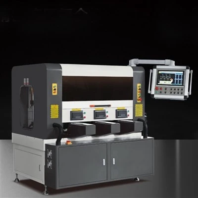 Machine à rouler à rupture de pont thermique